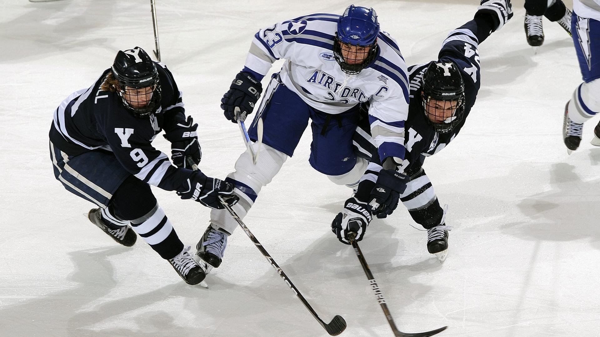 kaiyun网址-VAR的争议：科技与足球的平衡点在哪里？，足球vr技术